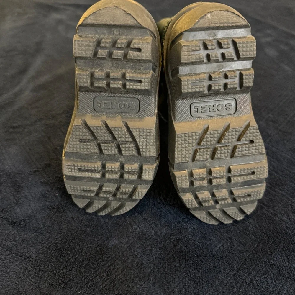 Sorel Kids Snow Flurry Boots Dark Green Black Yellow NC1965-370 Size‎ 10 Toddler